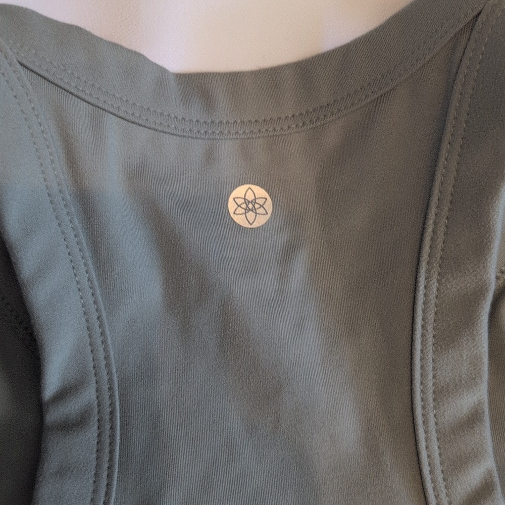 Harmony And Balance Lite Green Leggings Set - Picture 14 of 14